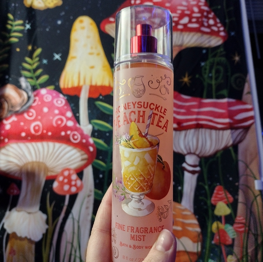 Bath & Body Works honeysuckle Peach tea